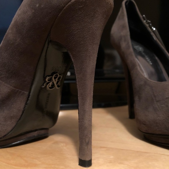 RARE Rock & Republic gray suede pumps - Picture 5 of 7